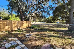 14921 Old Pointe Rd, Tampa, FL 33613 - Photo 26