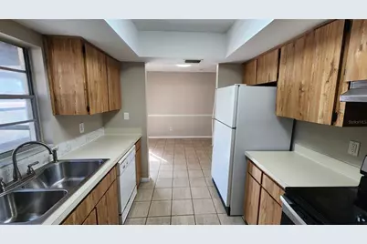 14921 Old Pointe Road, Tampa, FL 33613 - Photo 10