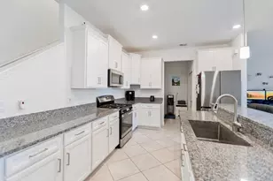 8241 Cor Pne Wy, New Port Richey, FL 34655 - Photo 8