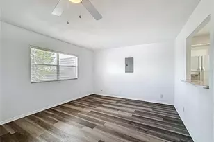 202 Bedford Trail, Sun City Center, FL 33573 - Photo 32