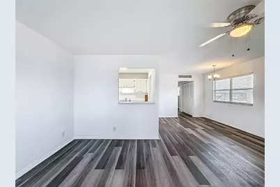 202 Bedford Trail #103, Sun City Center, FL 33573 - Photo 10