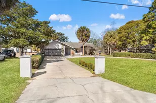 18723 Floralton Dr, Spring Hill, FL 34610 - Photo 8