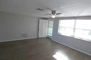 11812 Alpine Pkwy, Port Richey, FL 34668 - Photo 18