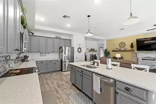 895 Old Windsor Way, Spring Hill, FL 34609 - Photo 10