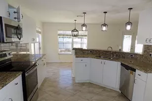 11722 Crest Creek Dr, Riverview, FL 33569 - Photo 4