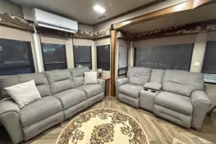 9265 Grizzly Bear Ln, Weeki Wachee, FL 34613 - Photo 4