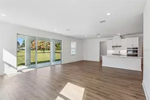 647 Emerald Grv Dr, Apopka, FL 32703 - Photo 2