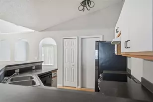 9015 Gibralter St, Spring Hill, FL 34608 - Photo 12