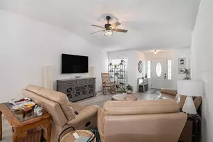 312 Benson St, Valrico, FL 33594 - Photo 6