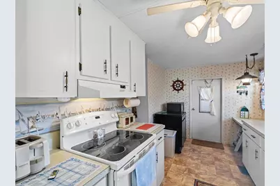 6439 Theresa Avenue, Weeki Wachee, FL 34607 - Photo 12