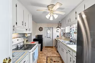 6439 Theresa Ave, Weeki Wachee, FL 34607 - Photo 10