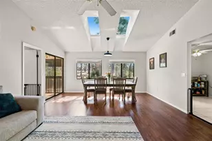 8006 Picketts Ct, Weeki Wachee, FL 34613 - Photo 8