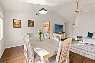 8006 Picketts Ct, Weeki Wachee, FL 34613 - Photo 16