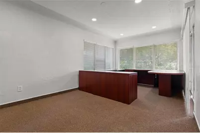 600 E Tarpon Avenue, Tarpon Springs, FL 34689 - Photo 6