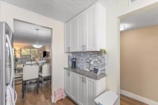 3710 Lake Bayshore Dr, Bradenton, FL 34205 - Photo 4