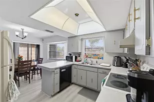 9086 Dorsey St, Spring Hill, FL 34608 - Photo 10