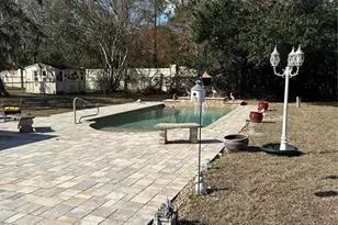 1427 Amy Cir, Spring Hill, FL 34606 - Photo 2
