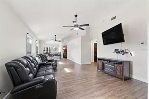 302 Summer Sails Dr, Valrico, FL 33594 - Photo 8