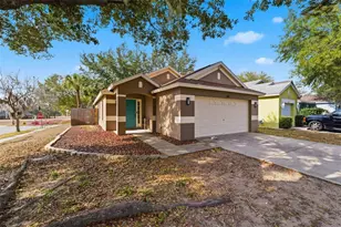 302 Summer Sails Dr, Valrico, FL 33594 - Photo 2