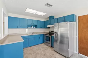 21174 SW Peach Blossom St, Dunnellon, FL 34431 - Photo 4