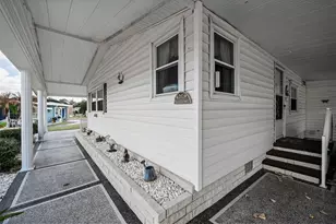 36816 Hibiscus Ct, Zephyrhills, FL 33542 - Photo 4