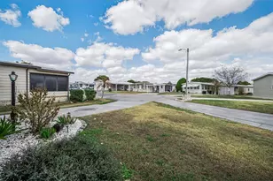 36816 Hibiscus Ct, Zephyrhills, FL 33542 - Photo 34