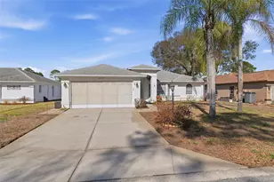 2385 Whisper Walk Dr, Spring Hill, FL 34606 - Photo 2