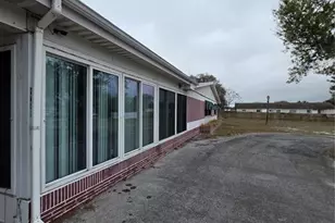 2634 South Dr, Clearwater, FL 33759 - Photo 16