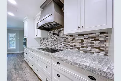 10655 Lakeview Drive, New Port Richey, FL 34654 - Photo 18