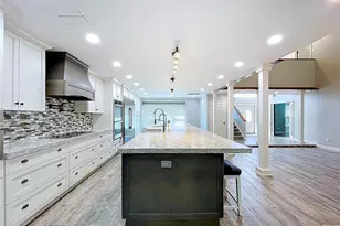 10655 Lakeview Dr, New Port Richey, FL 34654 - Photo 20