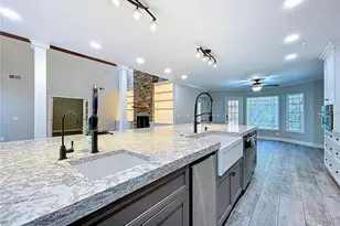 10655 Lakeview Dr, New Port Richey, FL 34654 - Photo 16