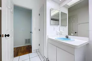 10655 Lakeview Dr, New Port Richey, FL 34654 - Photo 52