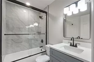 3848 N Lake Dr, Tampa, FL 33614 - Photo 22