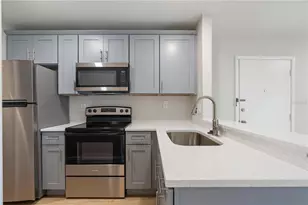 3848 N Lake Dr, Tampa, FL 33614 - Photo 14