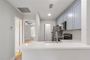 3848 N Lake Dr, Tampa, FL 33614 - Photo 12