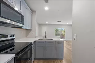 3848 N Lake Dr, Tampa, FL 33614 - Photo 16