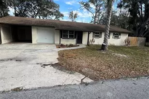 935 NE 5th Terrace, Crystal River, FL 34428 - Photo 2