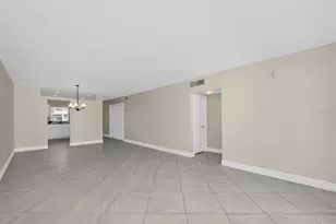 8 Glencoe Pl, Dunedin, FL 34698 - Photo 16