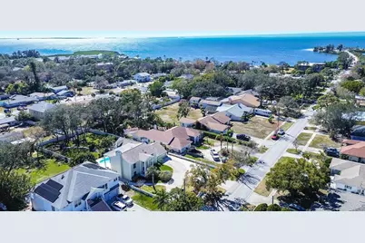 1607 Gulf Road, Tarpon Springs, FL 34689 - Photo 4