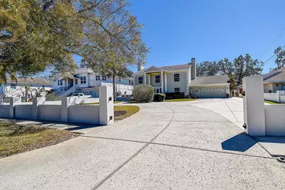 1607 Gulf Road, Tarpon Springs, FL 34689 - Photo 2