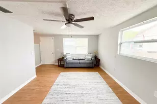 4041 Las Vegas Dr, New Port Richey, FL 34653 - Photo 8