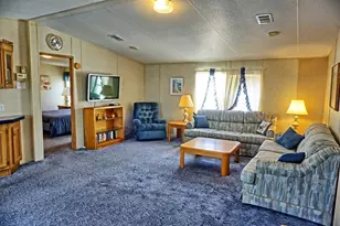 2016 Lake Linda Cir, Lutz, FL 33558 - Photo 4