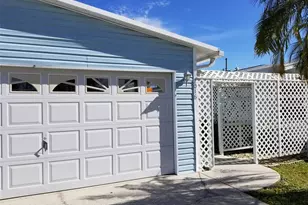 2016 Lake Linda Cir, Lutz, FL 33558 - Photo 2