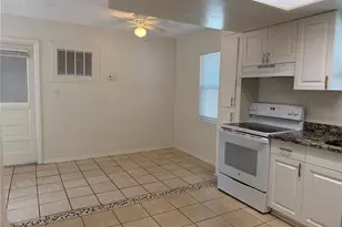 817 Margo St, Tarpon Springs, FL 34689 - Photo 12