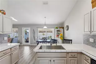 10318 Gifford Dr, Spring Hill, FL 34608 - Photo 8