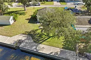 7255 Tropical Dr, Weeki Wachee, FL 34607 - Photo 4