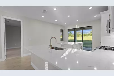 18324 Rockport Place, Lakewood Ranch, FL 34211 - Photo 6