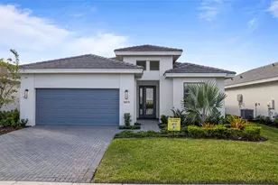 18075 Cresswind Ter, Lakewood Ranch, FL 34211 - Photo 2