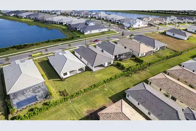 18075 Cresswind Terrace, Lakewood Ranch, FL 34211 - Photo 28