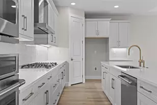 18139 Cresswind Ter, Lakewood Ranch, FL 34211 - Photo 6